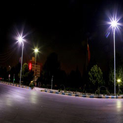 طراحی روشنایی میدان مشتاق کرمان با لامپ‌ها و چراغ‌های LED پارس شهاب