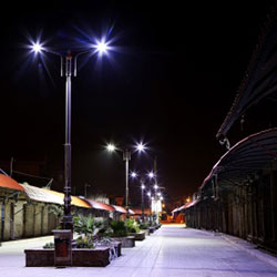 طراحی روشنایی بازار قدمگاه کرمان با لامپ‌ها و چراغ‌های LED پارس شهاب